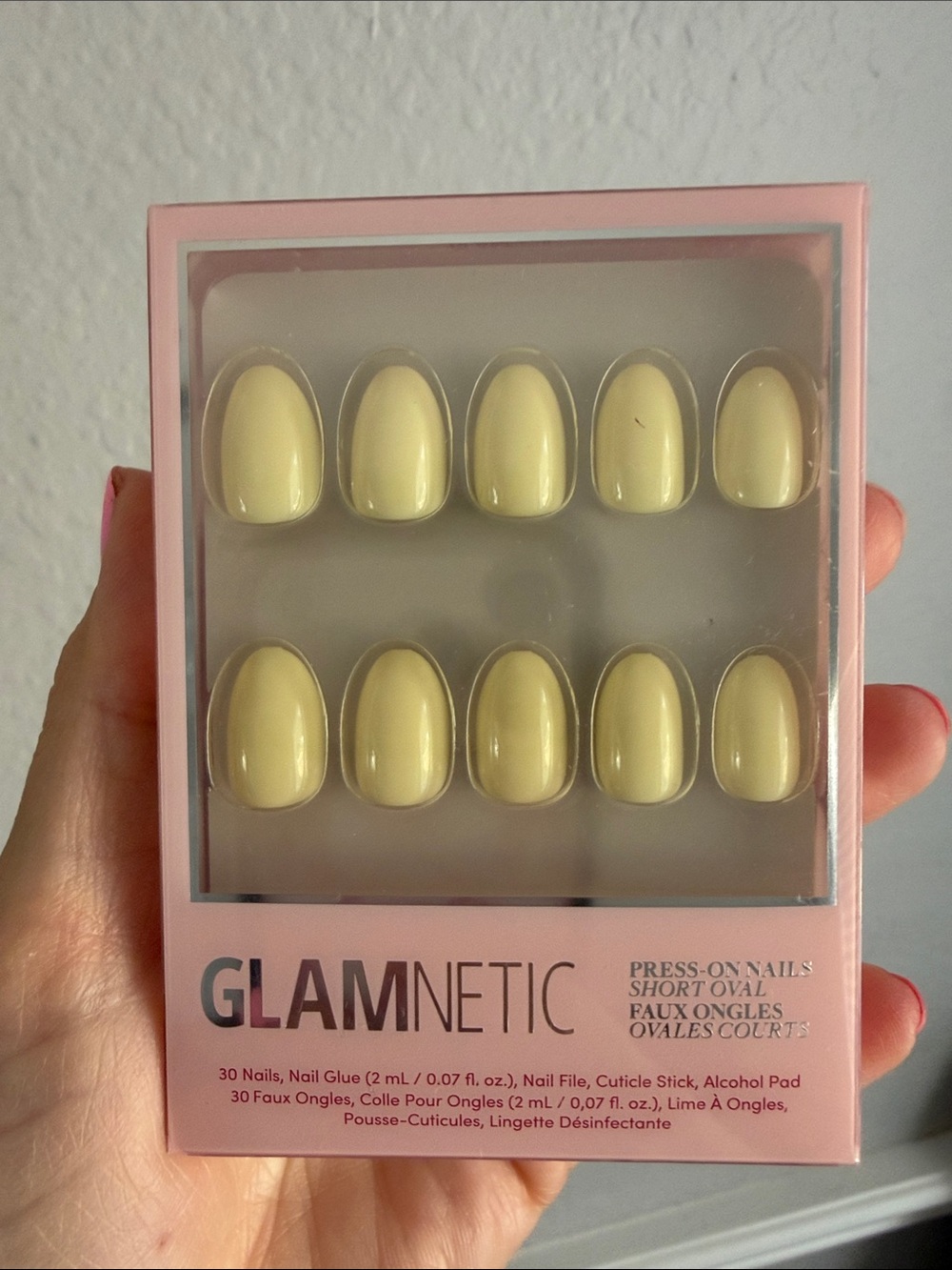 Glamnetic press on nails in pastel yellow